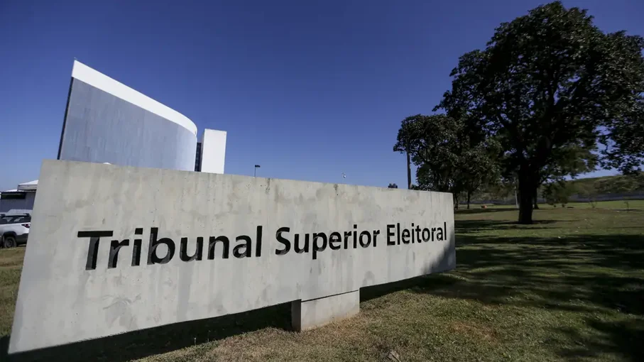 AGU pede que Polícia Federal investigue racismo contra ministra do TSE