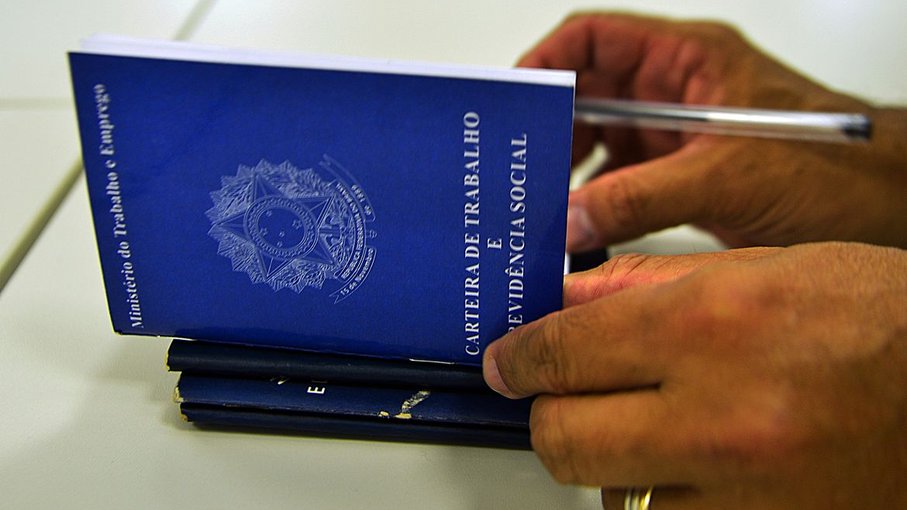 Brasil cria mais de 147 mil empregos com carteira assinada em agosto