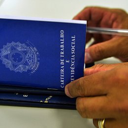 Brasil cria mais de 147 mil empregos com carteira assinada em agosto