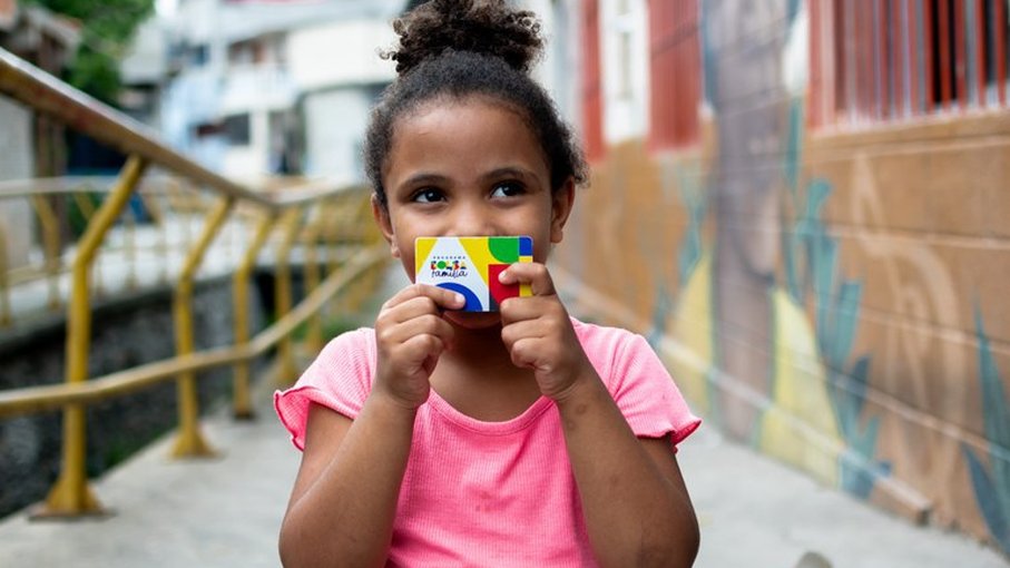 Brasil diminui número de crianças e adolescentes vivendo na pobreza, mostra estudo do Unicef