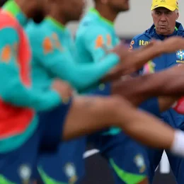Brasil enfrenta Equador na estreia do italiano Carlo Ancelotti