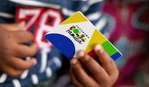 Projeto que obriga estados e municípios a fazerem concurso para professores ganha urgência na Câmara