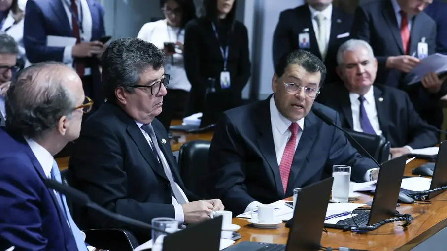 Comissão do Senado aprova aumento da taxação de fintechs e bets