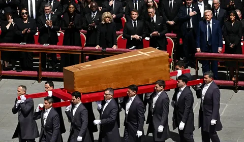 Projeto que obriga estados e municípios a fazerem concurso para professores ganha urgência na Câmara