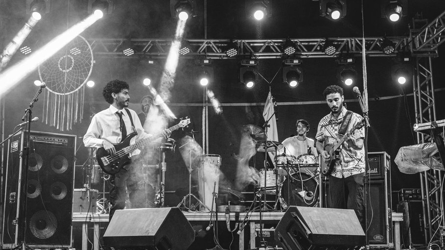 Banda Os Hozannas  e convidados se apresentam nesta sexta (19) na Pizzaria Baio, em São Gabriel (BA)