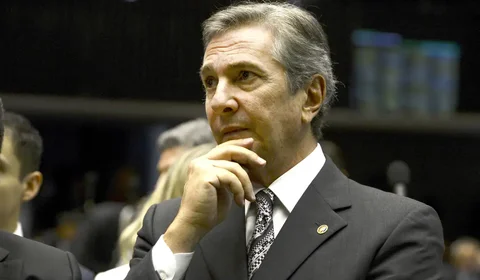 Projeto que obriga estados e municípios a fazerem concurso para professores ganha urgência na Câmara
