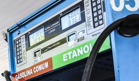Governo anuncia aumento do etanol na gasolina para 30%