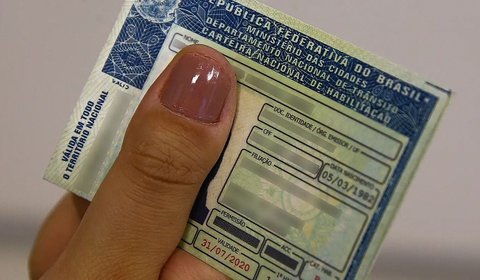Projeto que obriga estados e municípios a fazerem concurso para professores ganha urgência na Câmara