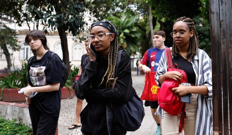 Projeto que obriga estados e municípios a fazerem concurso para professores ganha urgência na Câmara