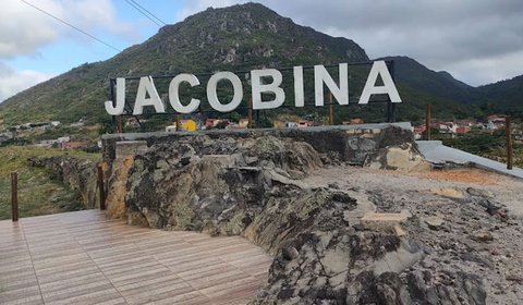 Projeto que obriga estados e municípios a fazerem concurso para professores ganha urgência na Câmara