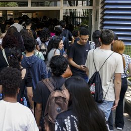 Lula sanciona ampliação de cotas para negros e indígenas em concursos