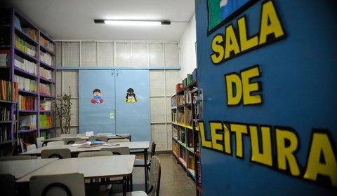 Projeto que obriga estados e municípios a fazerem concurso para professores ganha urgência na Câmara