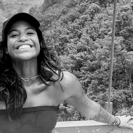 Morre brasileira que caiu em trilha de vulcão na Indonésia