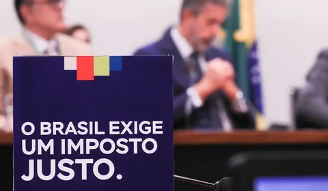 Projeto que obriga estados e municípios a fazerem concurso para professores ganha urgência na Câmara