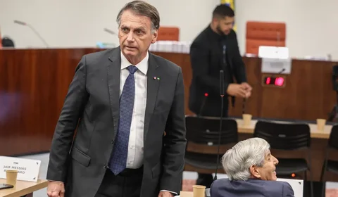 Projeto que obriga estados e municípios a fazerem concurso para professores ganha urgência na Câmara