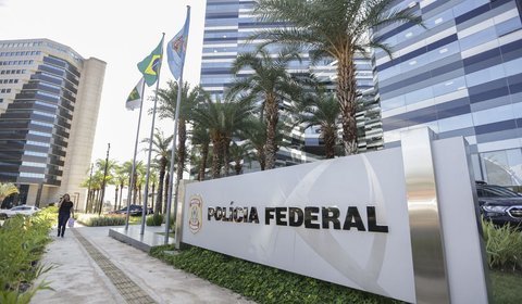 Projeto que obriga estados e municípios a fazerem concurso para professores ganha urgência na Câmara