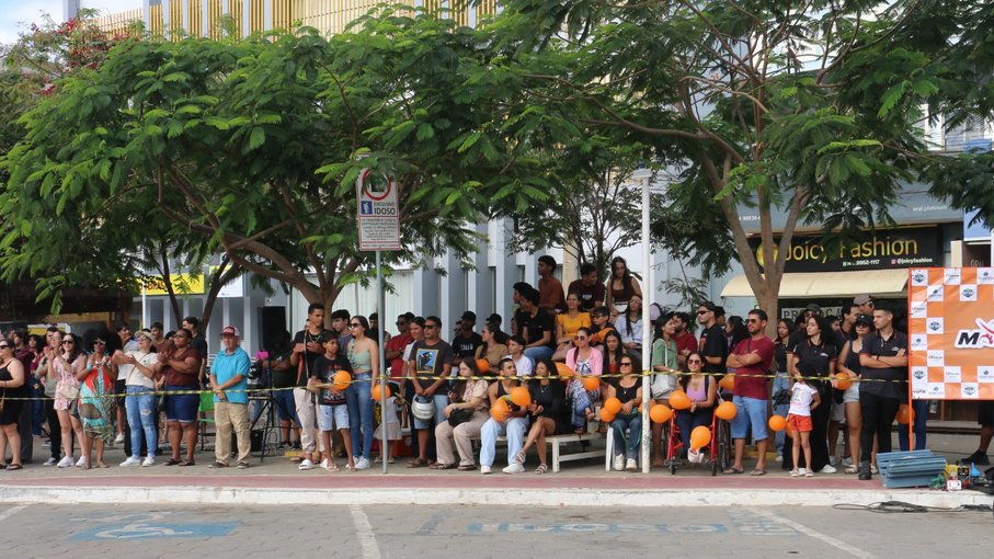 Praça Dr. Mário Sobrinho lota em Irecê com a emoção do Desafio IFKART, promovido pelo IFBA