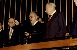 Redemocratização: há 40 anos, Sarney assumia a presidência do Brasil