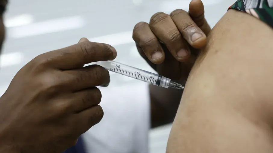 Saúde realiza Dia D de vacinação contra a gripe neste sábado