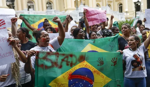 Projeto que obriga estados e municípios a fazerem concurso para professores ganha urgência na Câmara