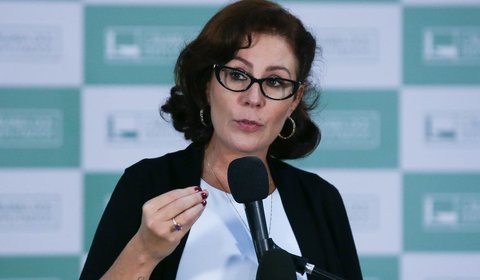Projeto que obriga estados e municípios a fazerem concurso para professores ganha urgência na Câmara